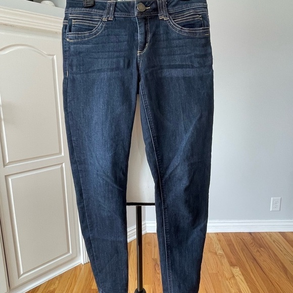 Democracy AB Technology jeans in a size 6 - Picture 16 of 16